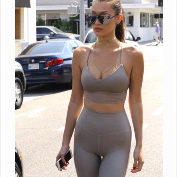 ALO Yoga Pants - ALO yoga tan set - M leggings L top